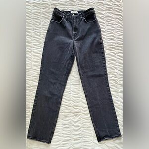 Abercrombie & Fitch The ‘90s Straight Ultra High Rise jeans in 28R - EUC